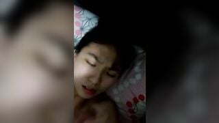 Bắn lên mặt em