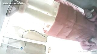Quay lén wc công cộng