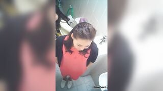 Quay lén 3 e gái đi wc