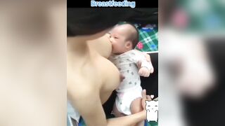 Cho con bú 3