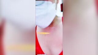 cho em 500 xu em đút coca hoặc khổ qua vào bướm em luôn