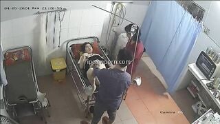 Chị bầu khám thai