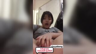 EM GÁI LOLI KHÔNG LÔNG THỦ DÂM RÊN CỰC CUỐN