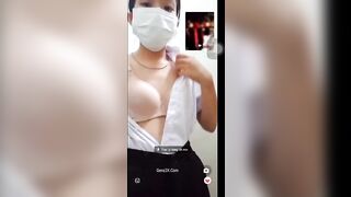 Đan học thì em đi đái tranh thủ cho ny xem hàng