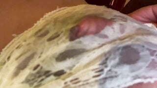 Khoe điểm G của bé nè!