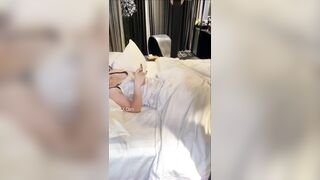 Chị Máy Bay Đòi Nuốt Trọn Tinh Trùng Phi Công Trẻe