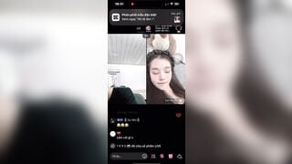 Trả kèo nè anh em móc trên live của thư xinh