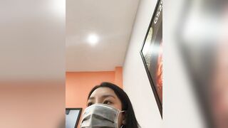 Public nhưng nứng quá đái ra quán ăn người ta
