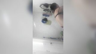 Quay lén em gái đi đám cưới về suýt bị phát hiện