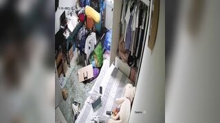 Hackcam em gái mới lớn ở nhà một mình