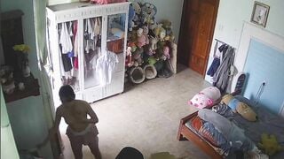 Hack camera em gái không mặc quần áo khi ở nhà