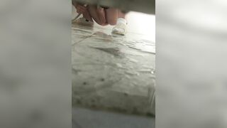 Sex Quay Lén Gái Việt Rửa Lồn Sau Khi Đái Trong Nhà Vệ Sinh