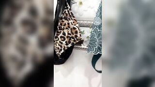 Quần lót dinh nước lồn
