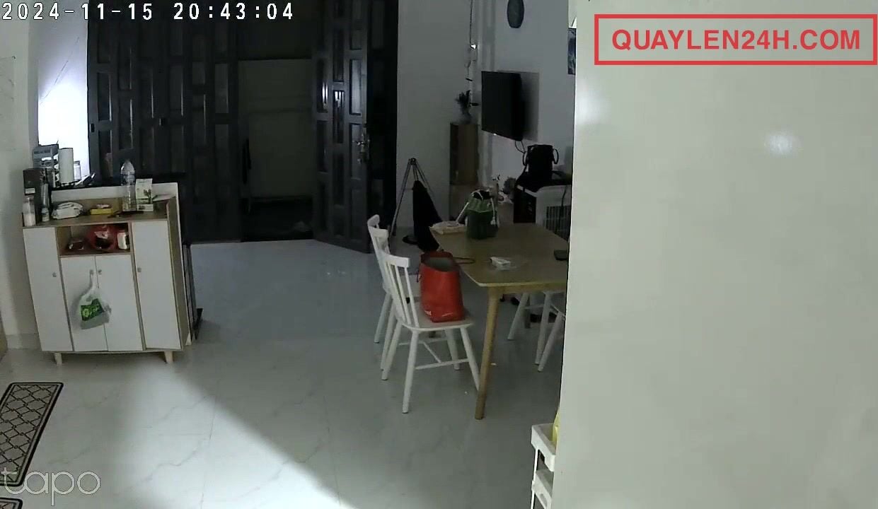 Chị gái thoả thân truoc camera