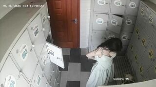 quay lén những em xinh tươi thay đồ