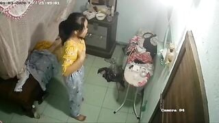 quyay lén  con em họ loli cấp 2 thay đồ ngủ