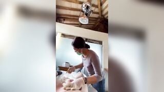 Được chị gái ở spa wax lông peter xuất tinh luôn 😂😘