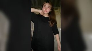 E teen dâm vừa tắm vừa tự sướng 2
