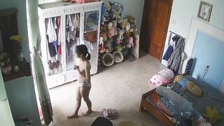 MỞ CAMERA THẤY CON GÁI ĐANG THỦ DÂM
