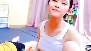 Mẹ quay kiểu thế dở con zòi