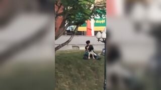 2 em học sinh địt nhau giữa công viên đông người hot
