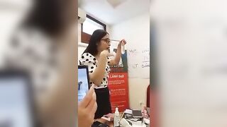 Cô giáo dạy môn bú cu xong đè học sinh ra thực hành