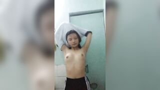 Em loli khoe hàng cực nứng