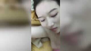 Bắn tinh vào mắt e ngọc 208 làm e đau chảy nước mắt