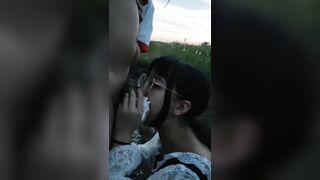 Lừa 2 em học sinh ra đồng bú cu xong xuất hết vào miệng