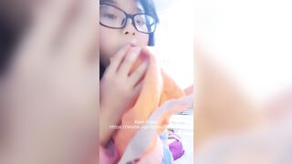 Tự liếm quần sịp mình luôn