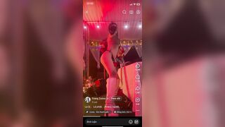 DJ đám cưới như này thì dễ bị hiếp lắm ...