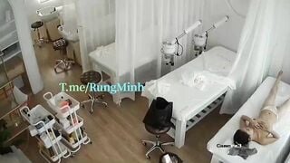 🌸 [Hack Cam] Mấy Con Điếm Sang Chảnh Đi Thẩm Mỹ Vú Lồn Và Tắm Trắng p7🌸