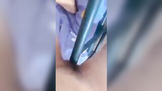 E học sinh nứng quá lấy lồn cạ vào thành giường ở Kí Túc Xá