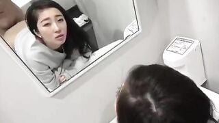 Sếp vụng trộm vs nhân tình trong WC bị vợ đến đánh ghen và cái kết