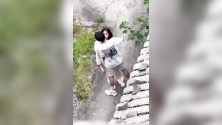 Quay lén 2 em học sinh đang khám phá cơ thể cho nhau