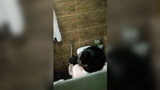 Quay lén mẹ đơn thân tắm cho con (P3)