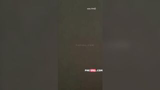 Lộ clip 2 bé học sinh thay đồ đối thoại khen nhau vú to