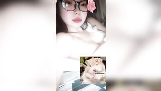dễ thương cute thế không biết, con gái nhìn còn mê mà 😍😍 (bú lồnn đúng sướg)