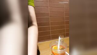 Trà đào có mùi nước đái
