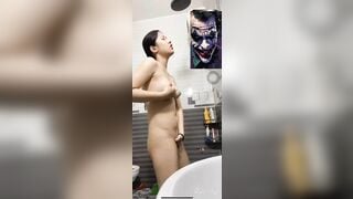 Call với anh người yêu khi đang tắm