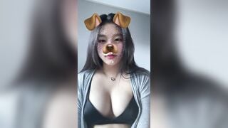 seri khoe nguc