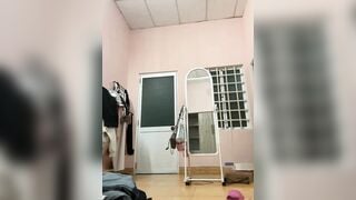 Em gái Bảo Nghi 2k1 mắc đái nhưng vẫn ráng móc lồn cho ae xem