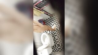 Ql nhà tắm e gái