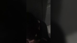 Cho em gái bú cu trong nhà vệ sinh công cộng