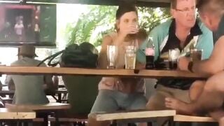Quay trộm vợ chồng dâm đãng public quán nước