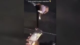 Độc lạ đụ gái ngoài trời bị mọi người video