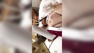 Lột đồ khám phá em nữ sinh say rượu