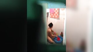 Em họ tắm dáng đẹp vú to 2
