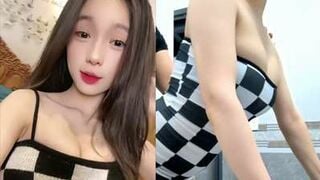 Clip Girl Xinh Múp Địt Rên To Vãi Vang Cả Phòng