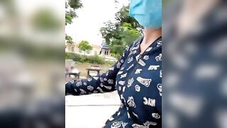 Cô giáo mầm non show hàng 18